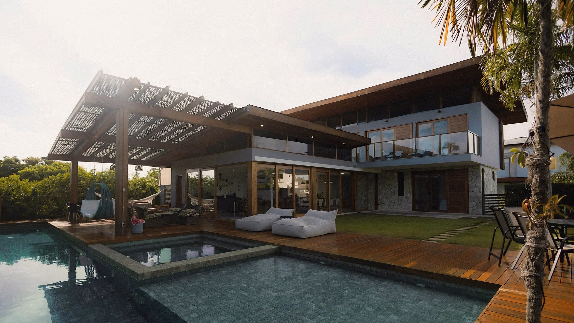 Luxury residence exterior showing refined architectural composition and proportional clarity.